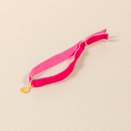 ¡La Pulsera Invitada Terciopelo es el accesorio perfecto para regalar a tus invitadas en cualquier evento especial! Un detalle que recordarán con cariño.