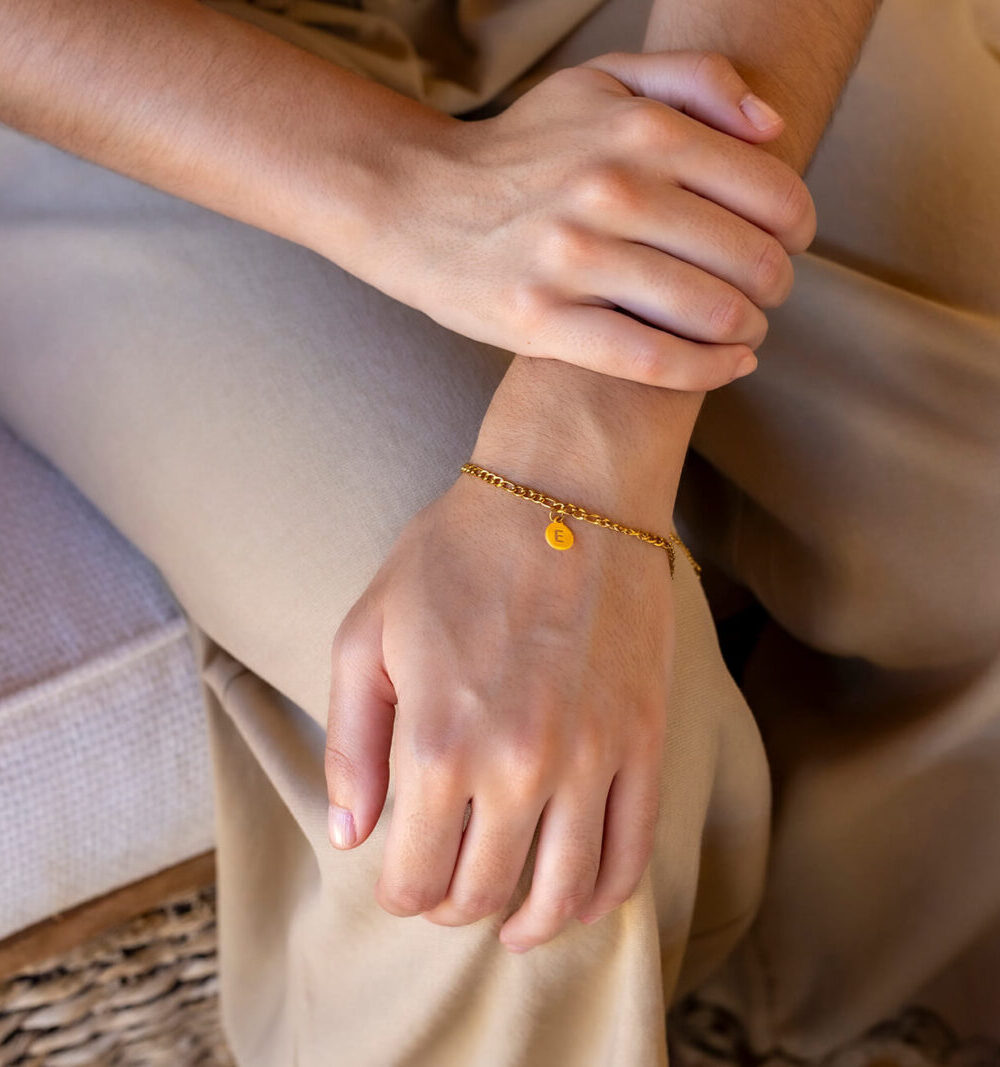Pulsera Cartier personalizada con 1 inicial