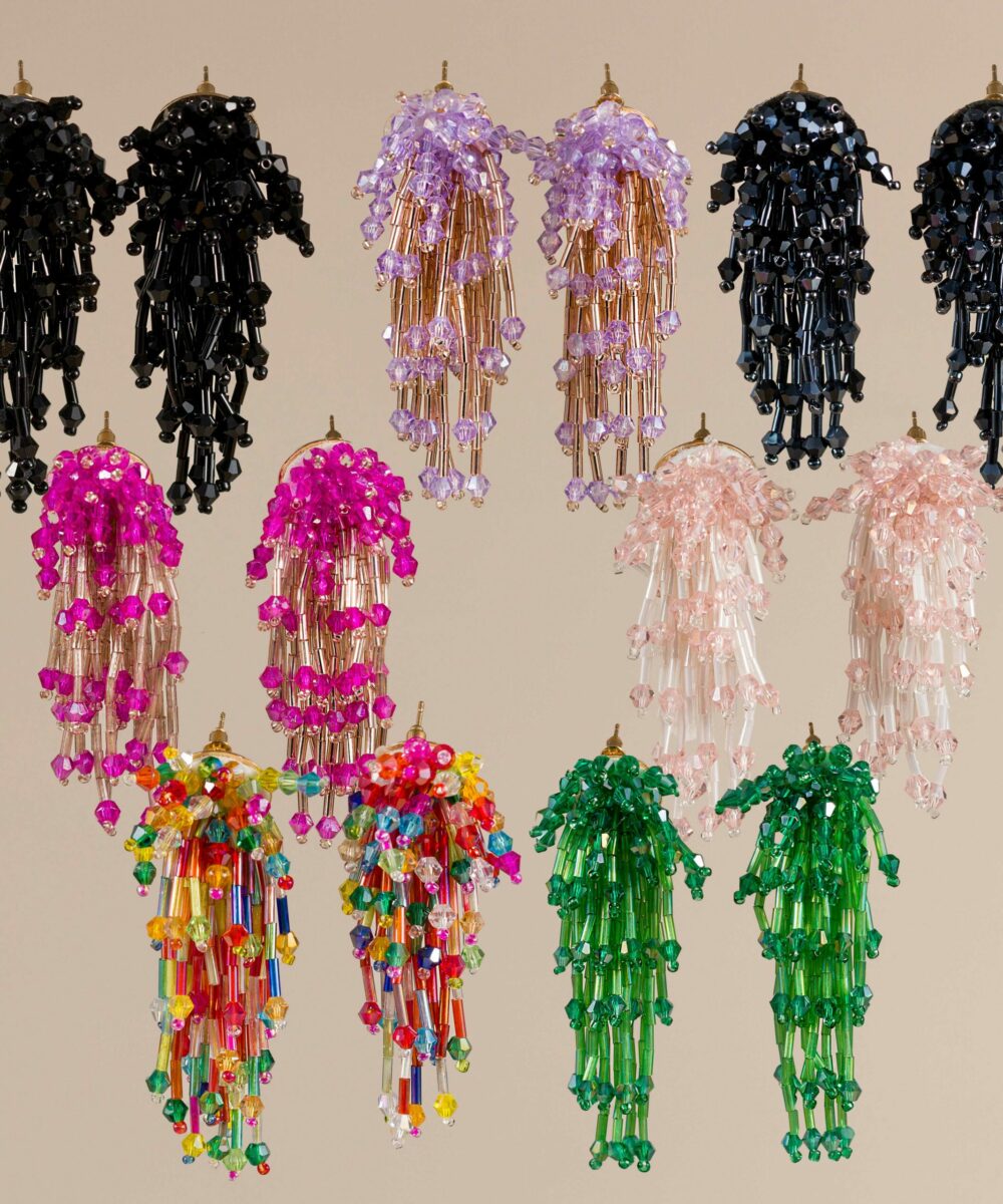 Los Pendientes fiesta Caos son perfectos para dar un toque diferente a tus looks de invitada. Tanto si tienes una boda, graduación o evento.