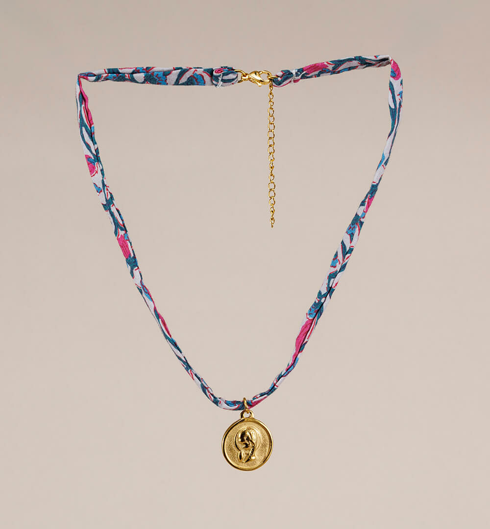 Cadena Virgen niña