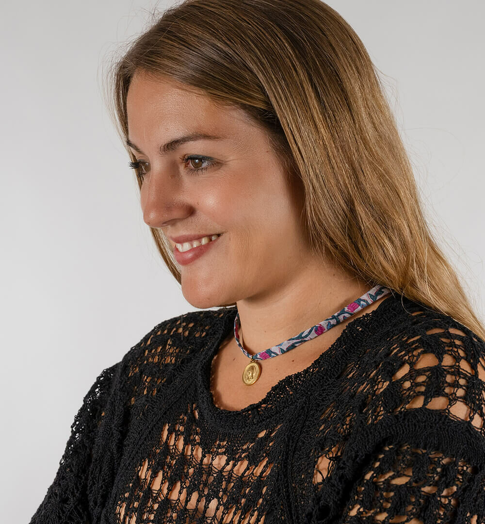 Cadena Virgen niña