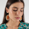 Los Pendientes Chiara están hechos artesanalmente con cuerno de búfalo. Brillarás con el accesorio que combina elegancia, estilo boho y artesanía italiana.