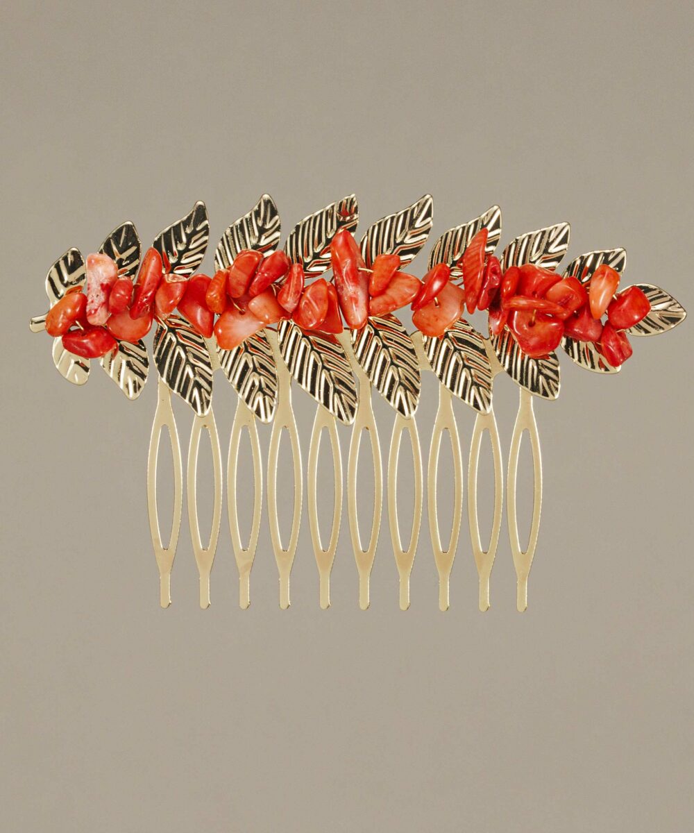 ¡Prepárate para deslumbrar en la feria con el Peinecillo Laurel coral de Darwin Collection! Completa tú look de flamenca con nuestros complementos.