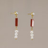 Pendientes de oro para adolescentes con piedras naturales y perlas. El regalo ideal para su 18 cumpleaños o puesta de largo. ¡Brillará con estilo!