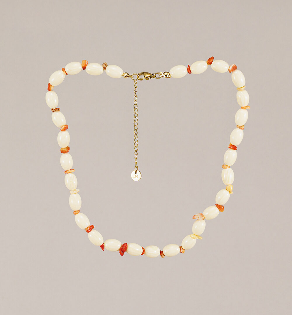 collar hueso y coral naranja