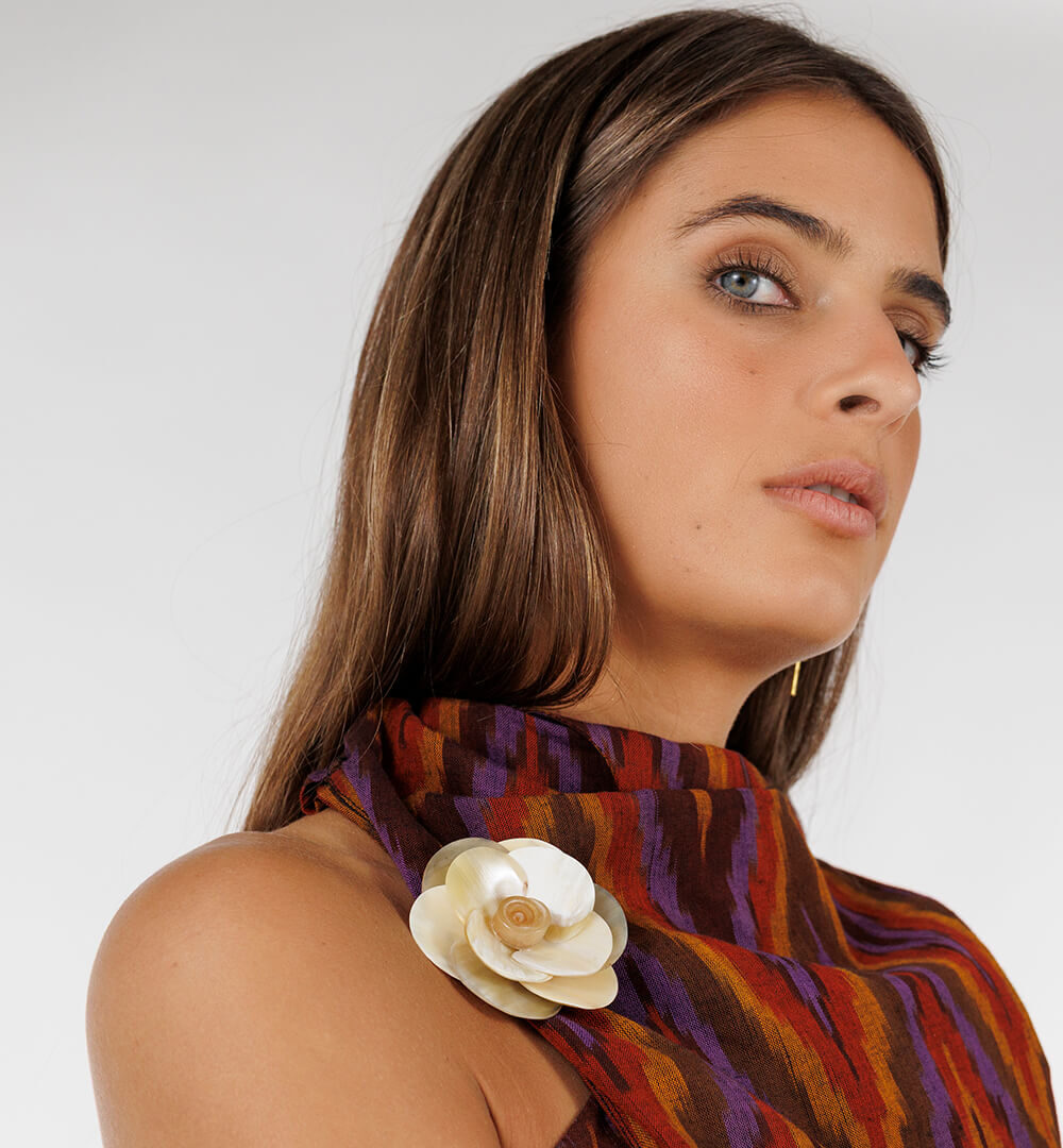 Broche Magnolia marfil