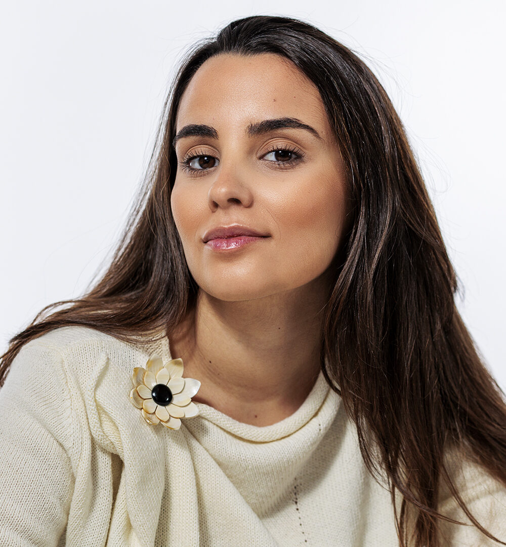 Broche Magnolia negro