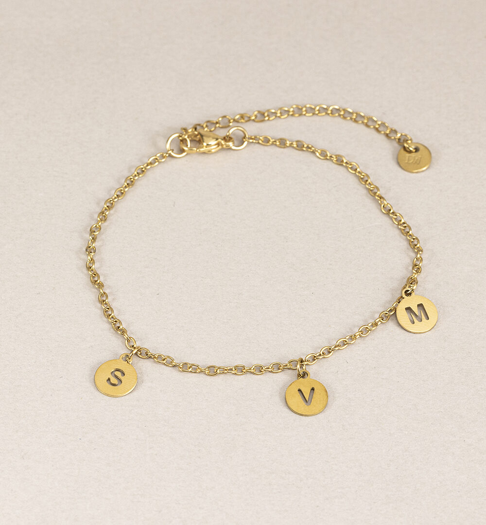 Pulsera Pilar personalizada con 3 iniciales