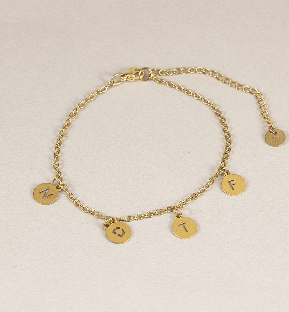 Pulsera Pilar personalizada con 4 iniciales
