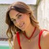 Collar coral rojo con medalla moneda clásica