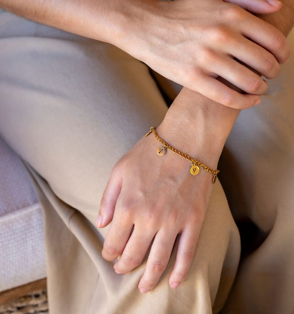 Pulsera Cartier personalizada con 4 iniciales