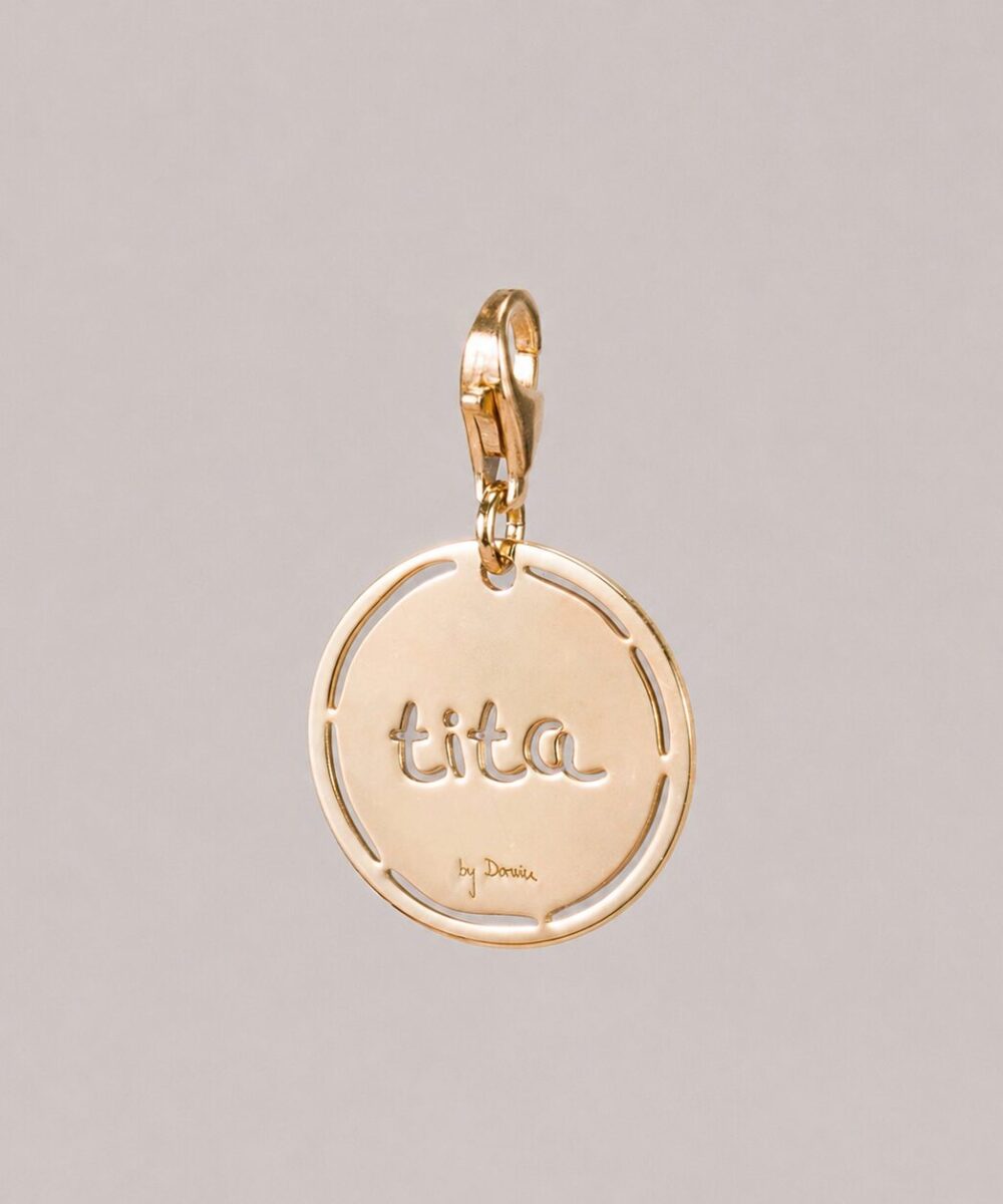 Charm medalla oro calada Tita