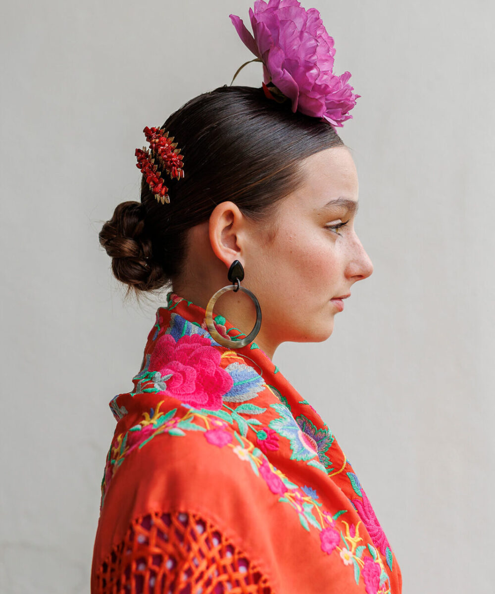 Flor flamenca Peonía mora clara